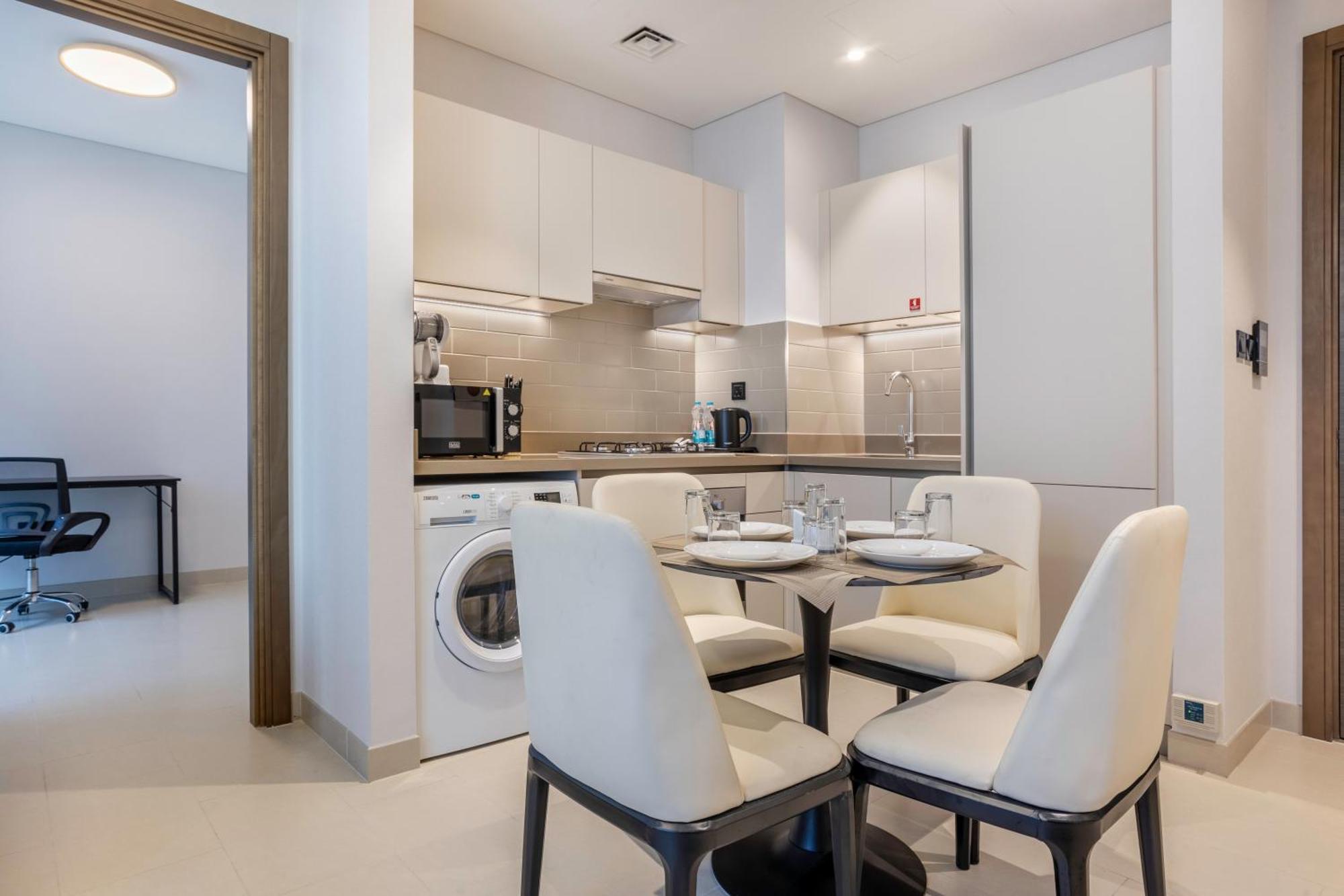 Stay By Latinem Luxury 1Br Plus Study Holiday Home Cv A2712 Near Downtown 두바이 외부 사진
